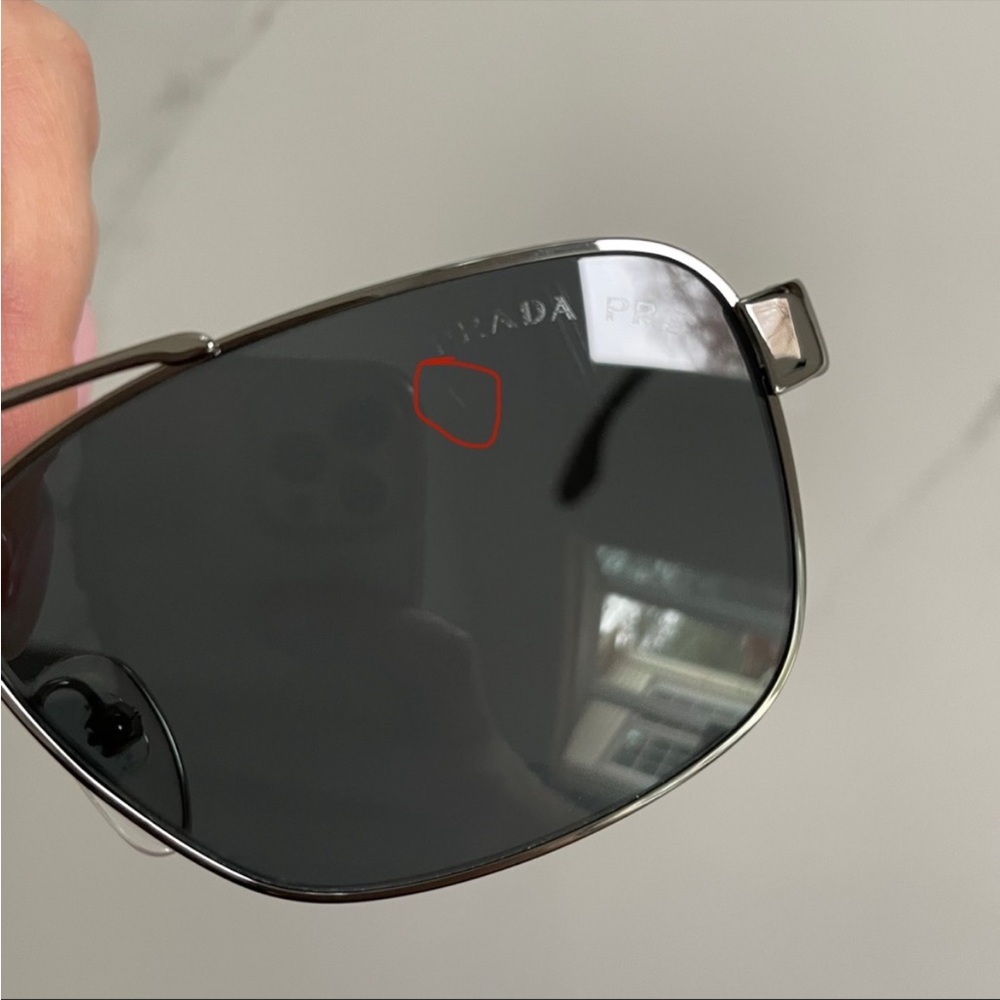Authentic Prada sunglasses - Picture 8 of 9